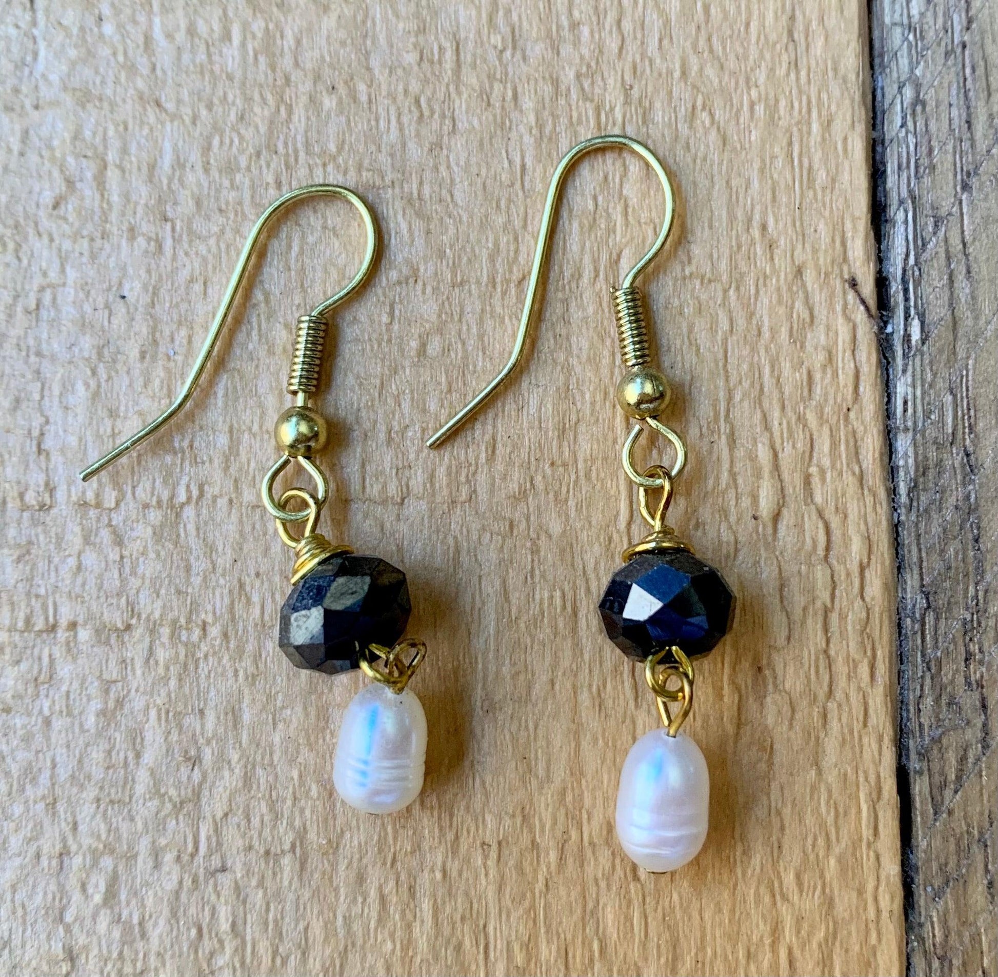 Black and Pearl Beaded Earrings - ByMNC