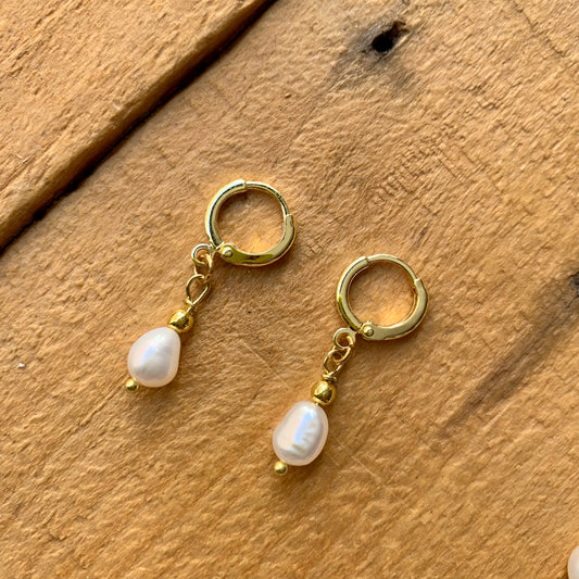 Gold Pearl Necklace Set