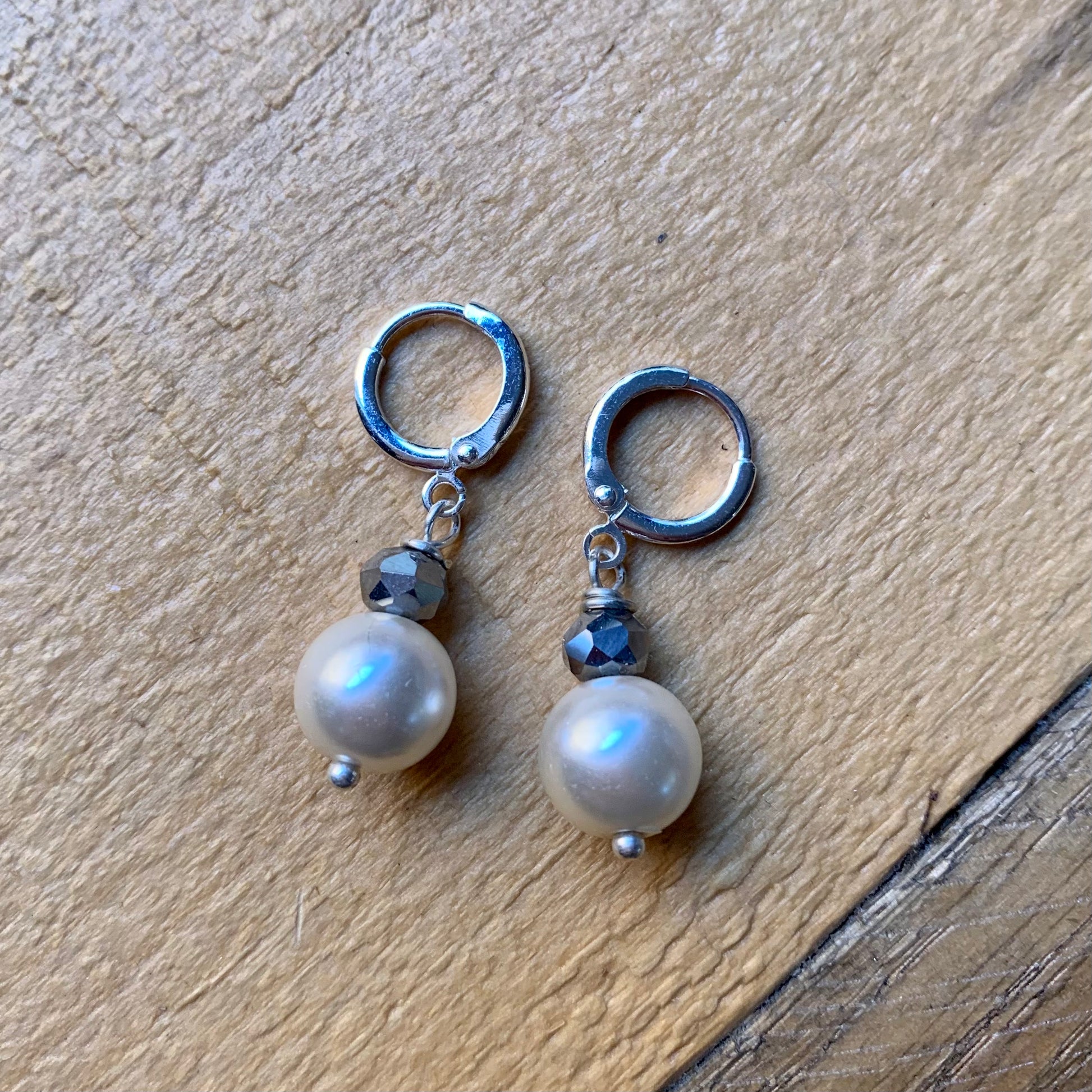 Big Pearl Huggie Earrings - ByMNC