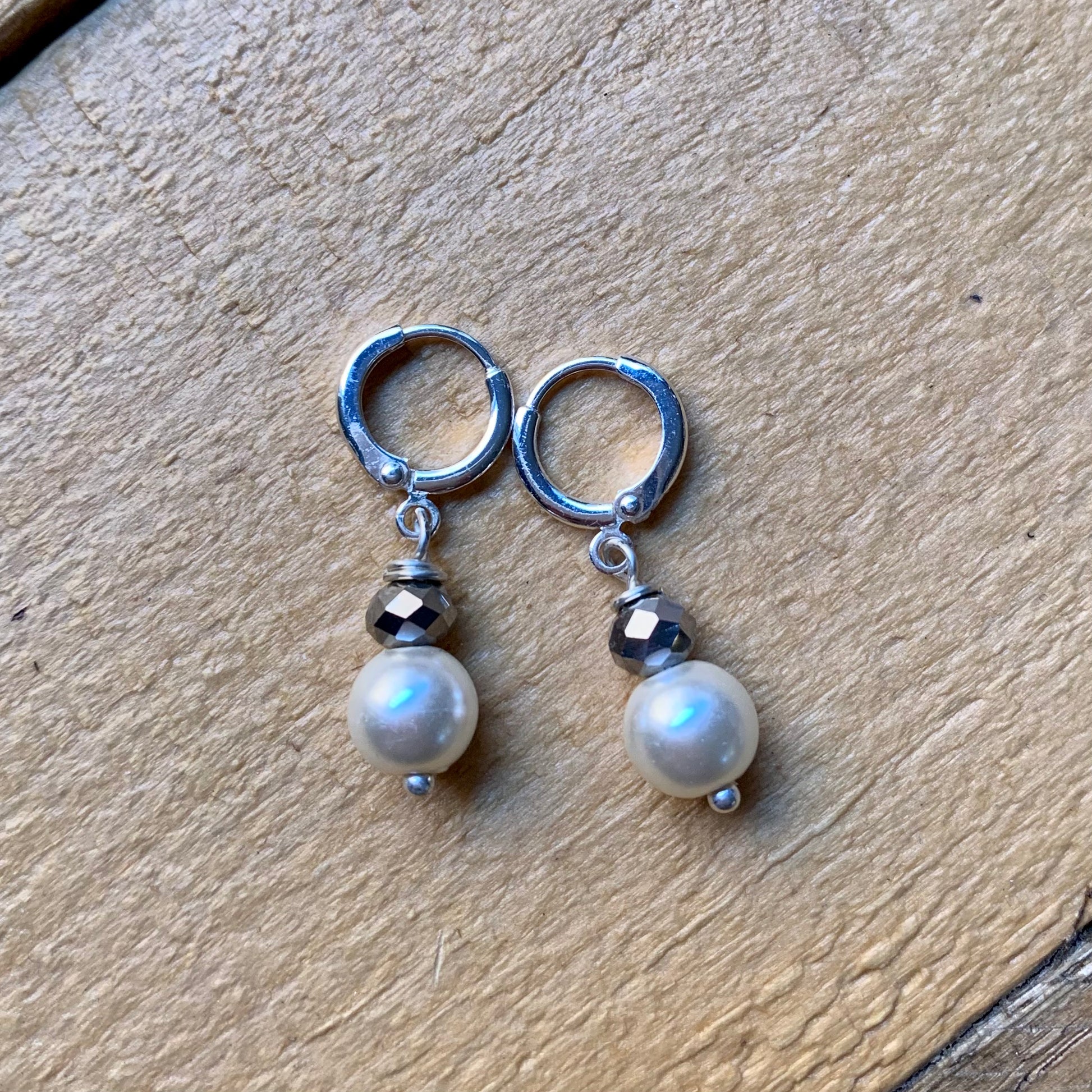 Dainty Pearl Earrings - ByMNC